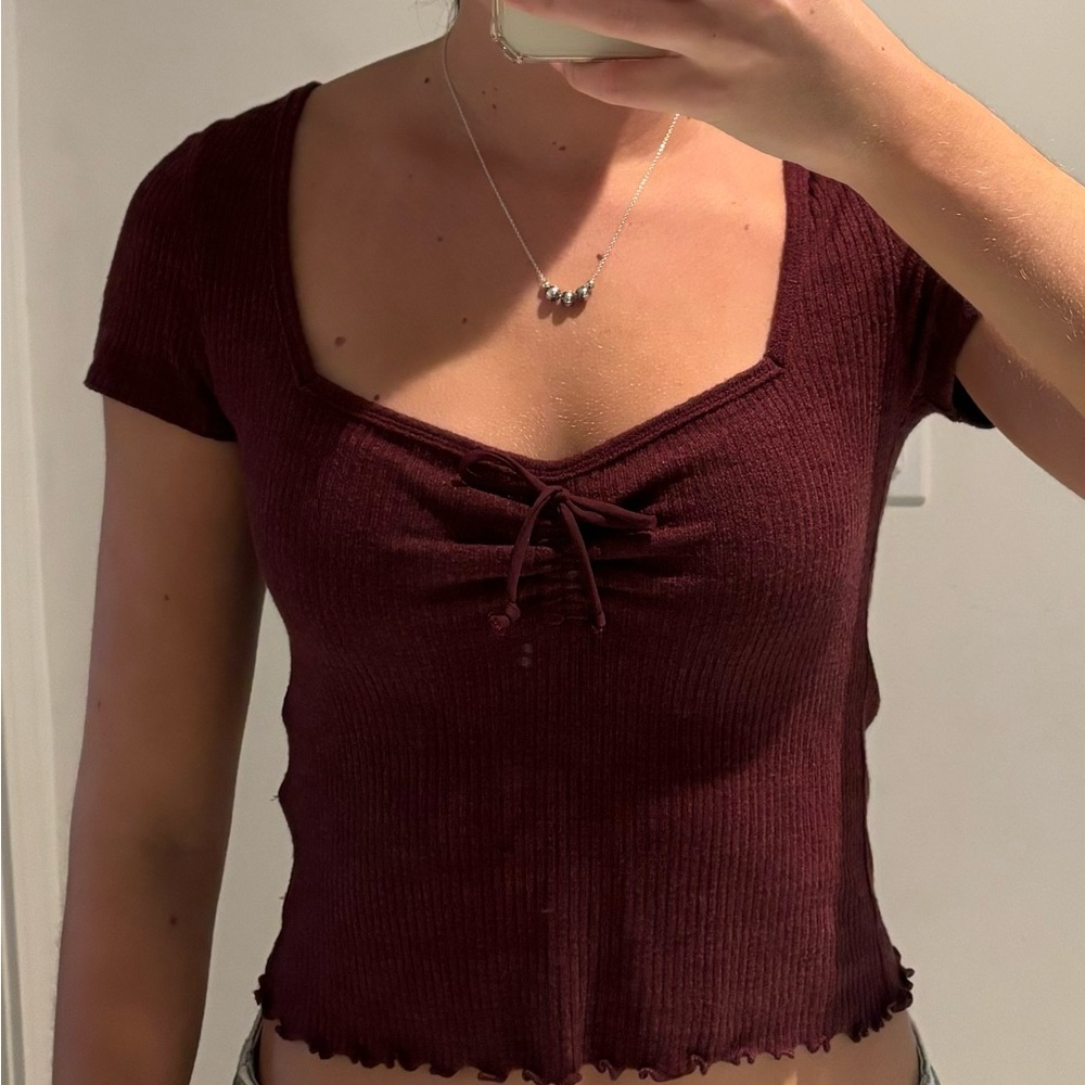 Abercrombie Heart neckline short sleeve